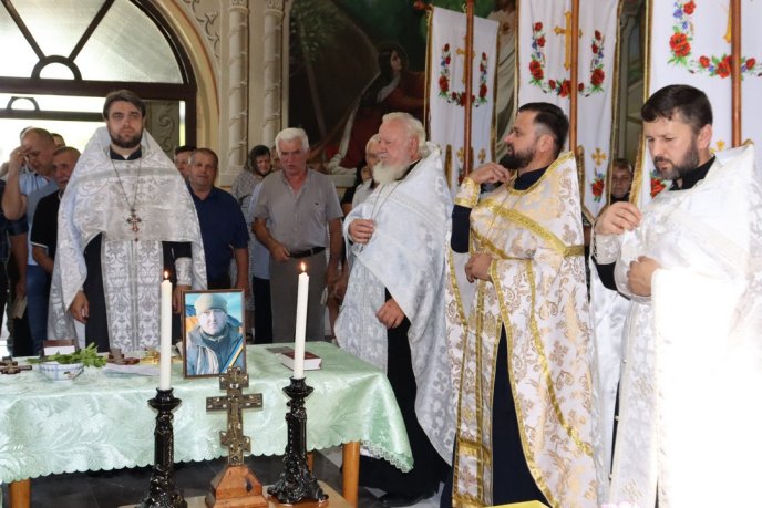 В області попрощались із Героєм, якого кілька місяців вважали зниклим безвісти – 01 Похорон Івана Повха