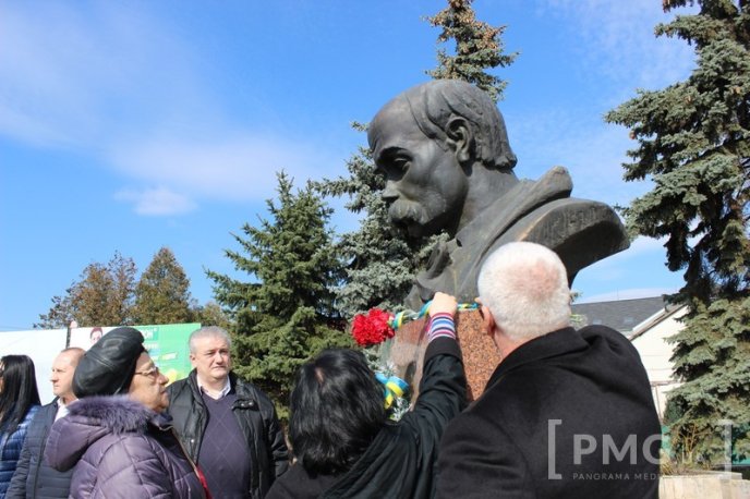Мукачівці відзначили річницю з дня народження Тараса Шевченка – 02 Мукачівці відзначили річницю з дня народження Тараса Шевченка – 02