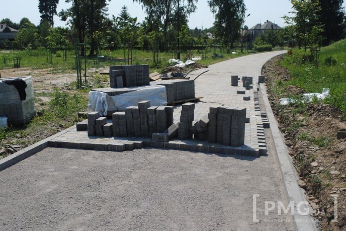 Парк Перемоги у Мукачеві: робота по облаштуванню триває – 12 Парк Перемоги у Мукачеві: робота по облаштуванню триває – 12