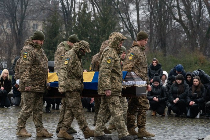 В Ужгороді поховали військового, який загинув місяць тому – 04 В Ужгороді поховали військового, який загинув місяць тому – 04