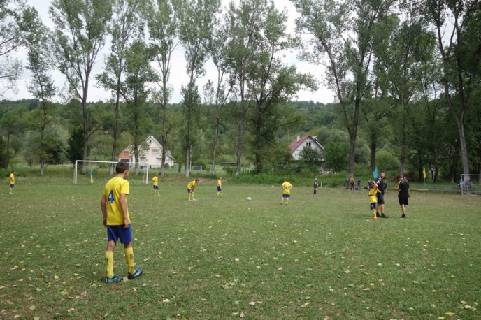 У Великому Бичкові відбувся дитячий турнір по футболу на кубок заслуженого майстра спорту Івана Яремчука  – 03