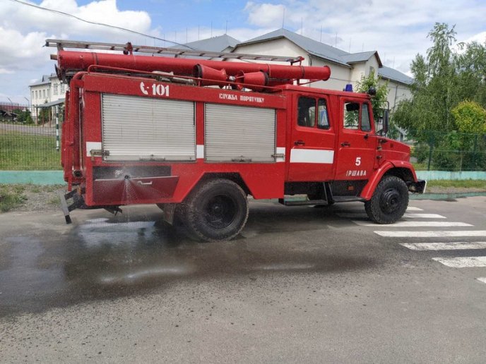 Рятувальники провели спецобробку місць загального користування у селі на Іршавщині – 02 Рятувальники провели спецобробку місць загального користування у селі на Іршавщині – 02