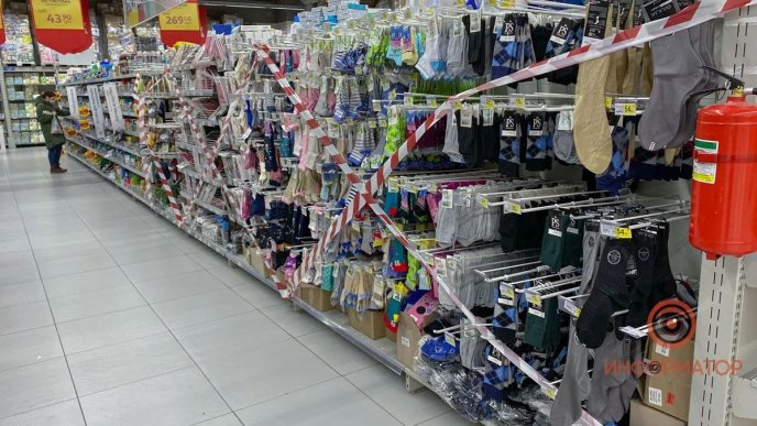 Як виглядають українські супермаркети після введення жорсткого карантину: підбірка фото – 02