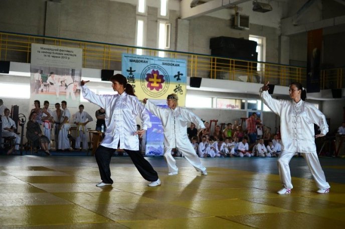 Днями в Ужгороді відбувся Міжнародний фестиваль та семінар бойових мистецтв (ФОТО) – 05