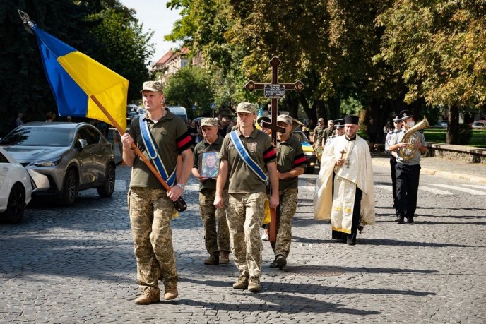 На Закарпатті поховали 27-річного солдата – 07