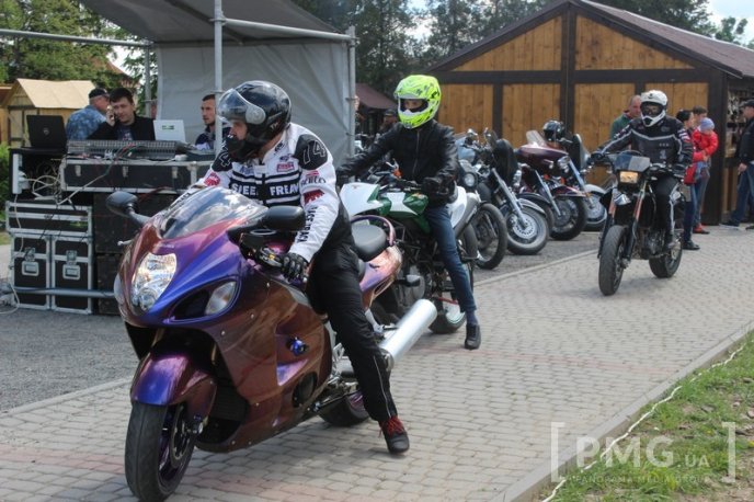 Фестиваль "Огинь і м’ясо" у Мукачеві стартував злетом байкерів – 21