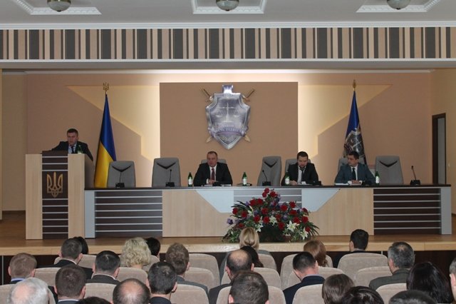 На Закарпатті прокуратура поновила права майже 300 дітей – 01