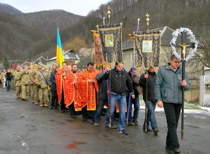 На Воловеччині попрощались із загиблим бійцем АТО Віталієм Горбатюком – 13 На Воловеччині попрощались із загиблим бійцем АТО Віталієм Горбатюком – 13