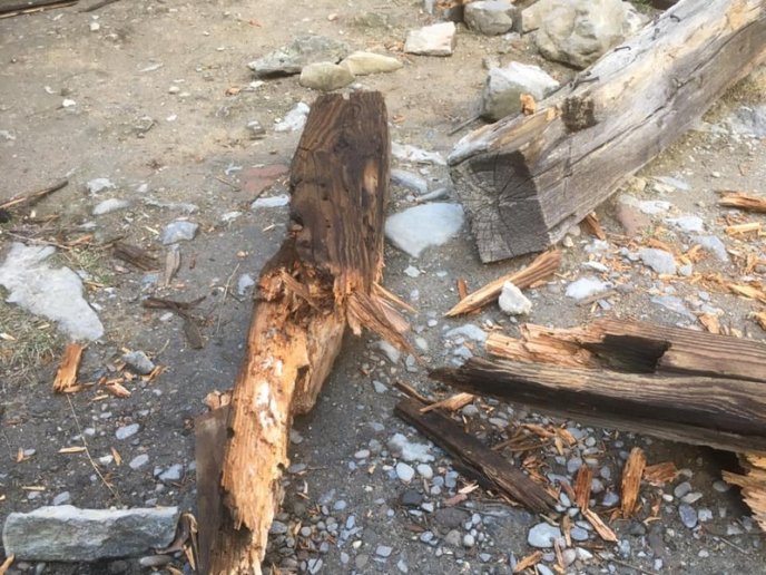 Впав дах аварійної вежі Невицького замку – 05