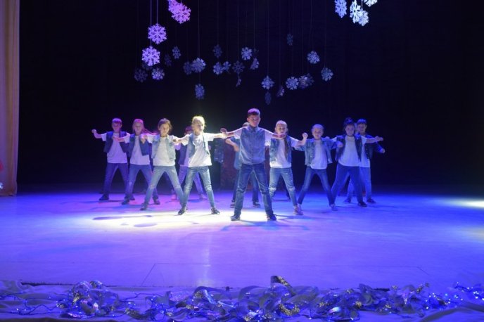 В Ужгороді влаштували святковий концерт для дітей – 16