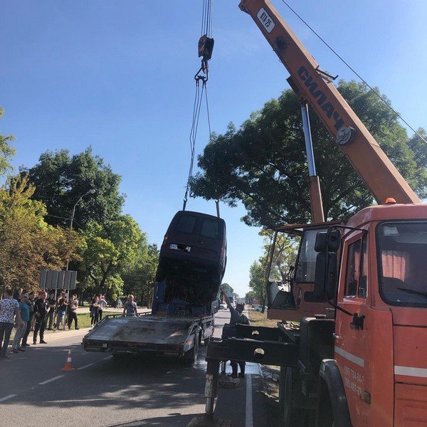 Опубліковано нові фото з місця жахливої ДТП, яка сталась на Закарпатті – 02