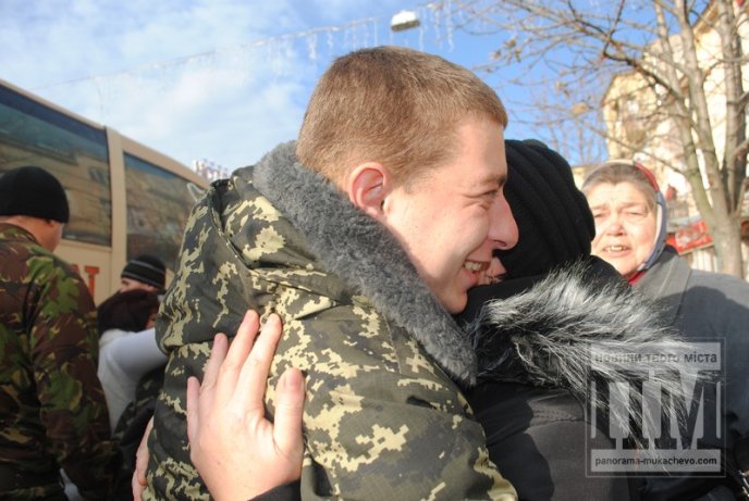 У Мукачеві з оплесками зустрічали героїв-бійців 128-ої бригади (ФОТОРЕПОРТАЖ) – 19