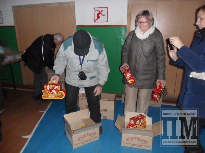 "Різдвяну радість" закарпатським дітям-сиротам дарують благодійники з Норвегії (ФОТО) – 03