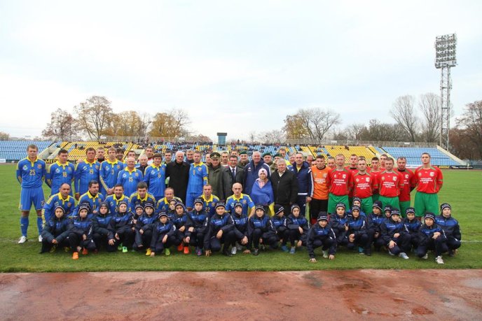 Зірки футболу відіграли матч із закарпатськими прикордонниками – 04