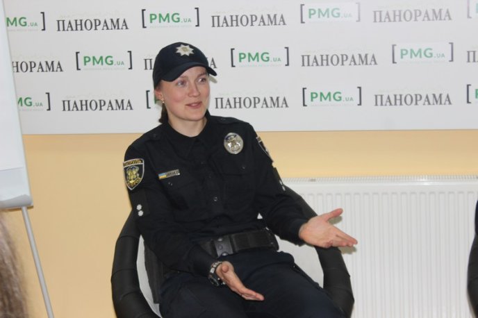 Патрульні Мукачева розповіли про поліцію та особливості своєї роботи – 06