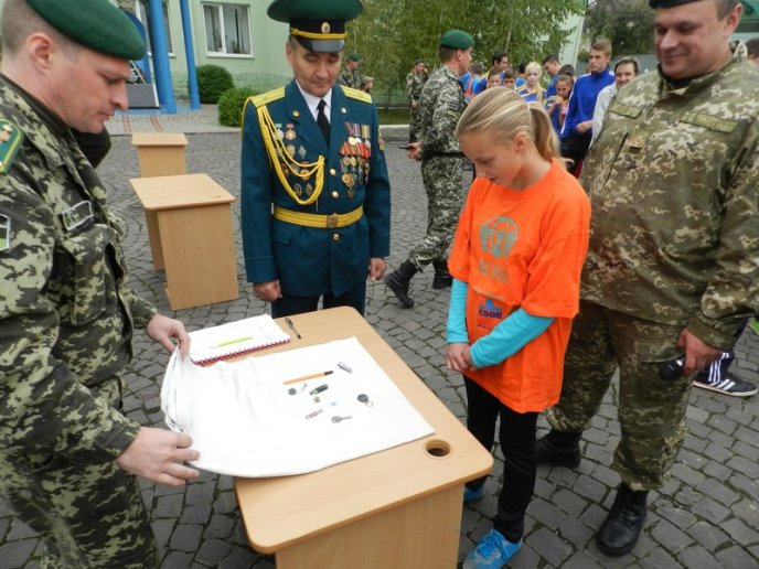 Близько сотні школярів приїхали до Мукачева на змагання "Юні друзі прикордонників" – 03