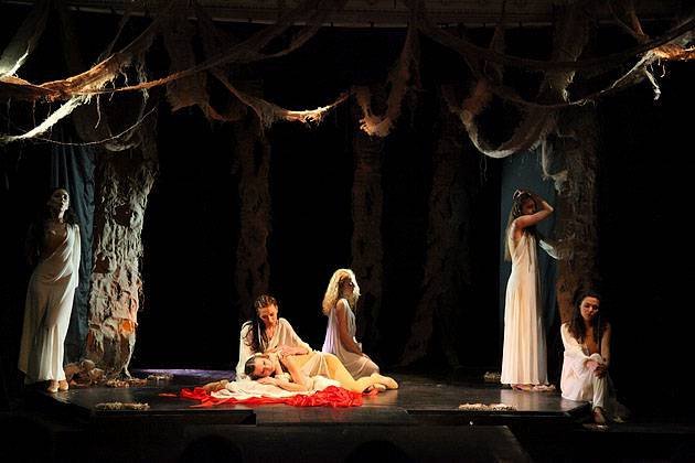 В рамках фестивалю "Етно-Діа-Сфера" у Мукачеві відіграють останню виставу – 07