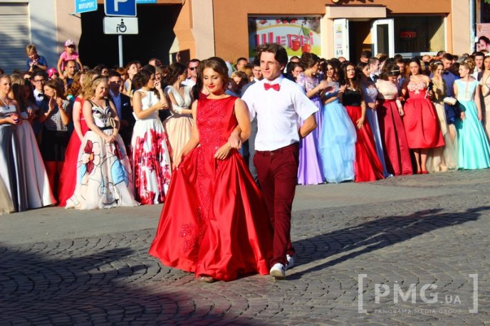 У Мукачеві нагородили випускників-медалістів – 31