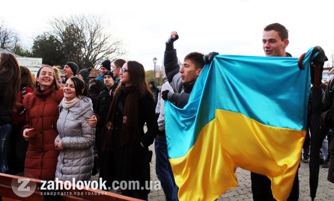 В Ужгороді студенти влаштували ЄвроМайдан (ФОТО) – 04