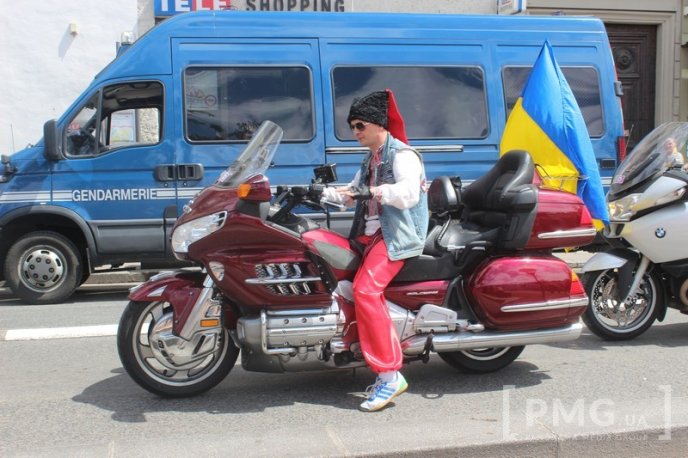 Вулиці Ліона вщерть переповнені українськими уболівальниками – 05