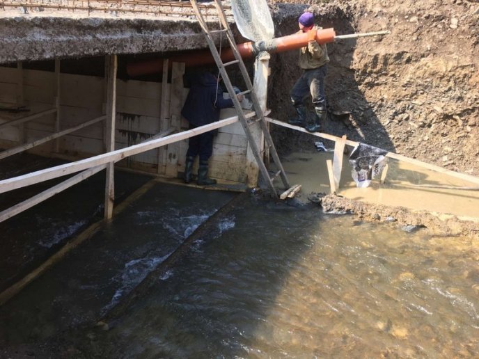 На Закарпатті ремонтують один із мостів. На ремонт виділили понад мільйон гривень – 01