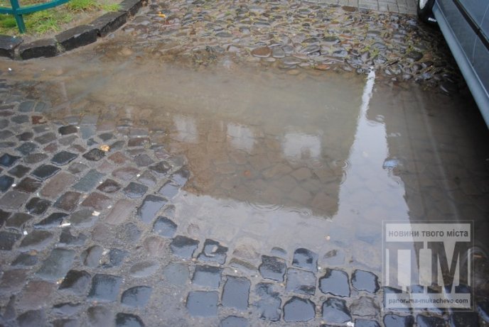 Як підтопило Мукачево під час сьогоднішньої зливи (ФОТОРЕПОРТАЖ) – 04