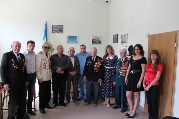 Ветеранів Великої вітчизняної війни зібрали, щоб послухати про війну та привітати зі святом (ФОТО) – 24