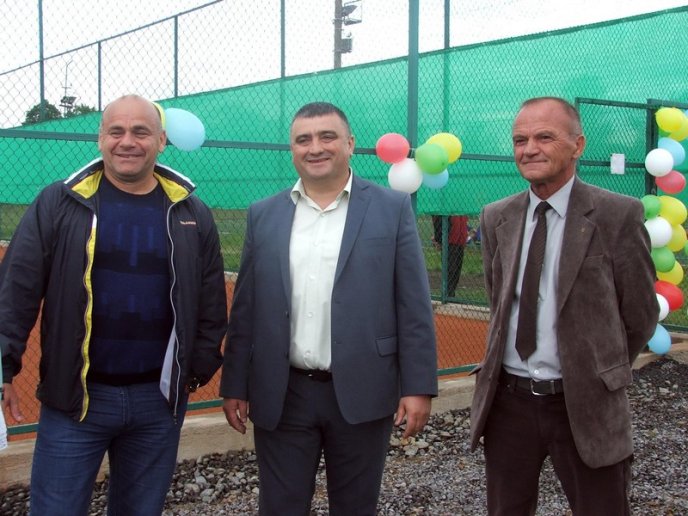 В селищі Кольчино урочисто відкрили сучасний тенісний корт – 01