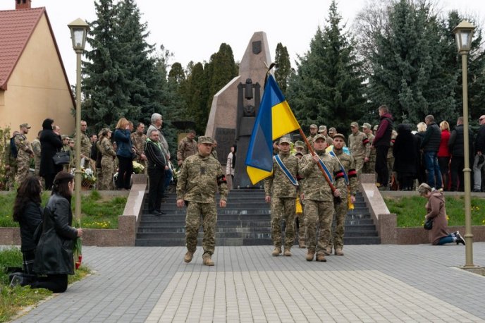 В Ужгороді поховали військового 128-ої бригади – 06