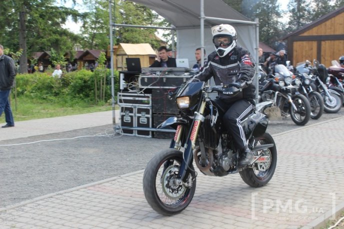 Фестиваль "Огинь і м’ясо" у Мукачеві стартував злетом байкерів – 22