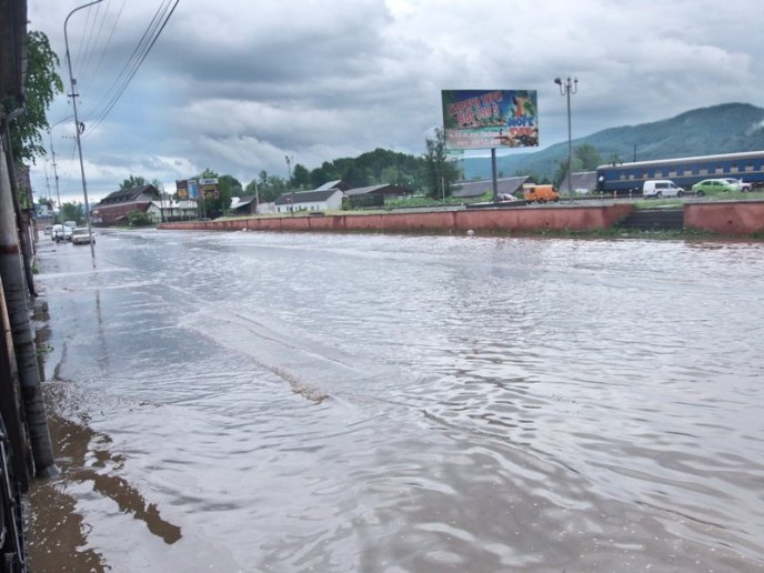 Наслідки зливи у Хусті шокували закарпатців – 10