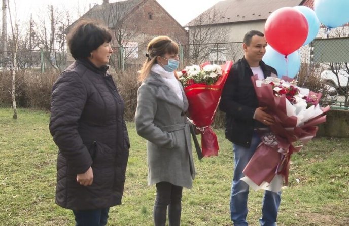Народжену на Різдво четвірню виписали з лікарні – 02