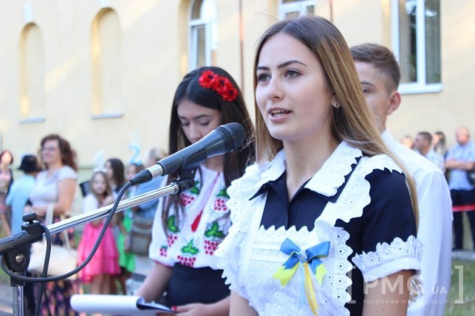 Свято Першого дзвоника відзначили у Мукачівській ЗОШ №1 ім. Пушкіна – 15