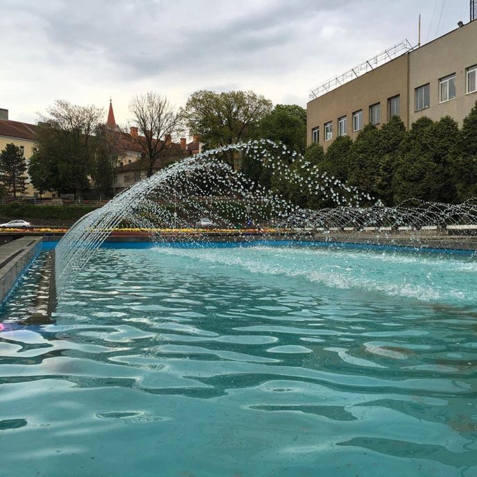 На площі Поштовій в Ужгороді запустили головний фонтан міста – 02