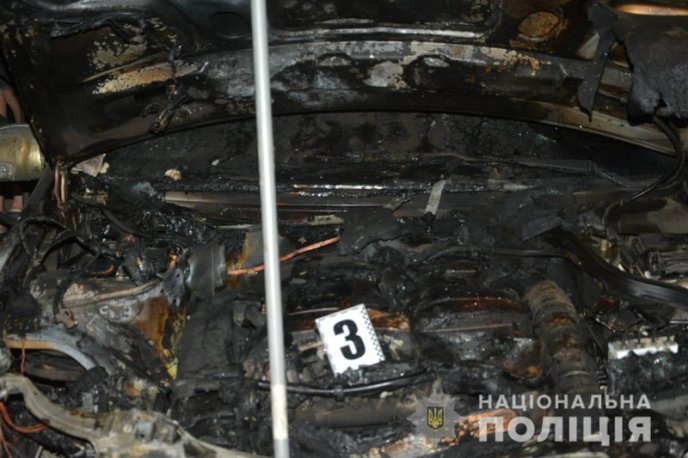 У Тячеві чоловік підпалив автомобіль колишньої дружини  – 01