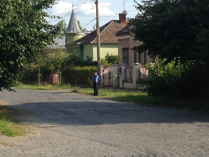 На шляху слідування президентського кортежу у Мукачеві перекривають дороги – 01