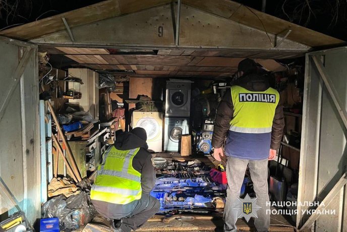 Поліція провела спецоперацію на Закарпатті: вилучено арсенал зброї – 01