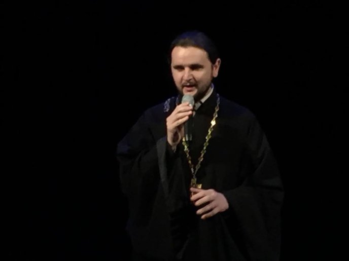 У Мукачеві відбувся концерт за участі зірки "Голосу країни" отця Олександра Клименка – 08