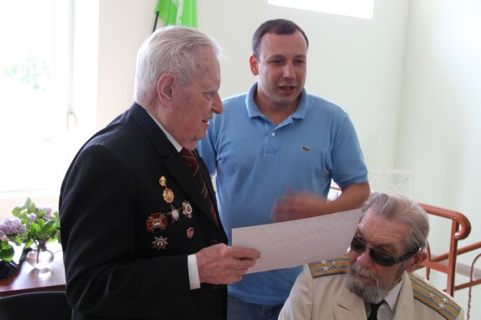 Ветеранів Великої вітчизняної війни зібрали, щоб послухати про війну та привітати зі святом (ФОТО) – 25