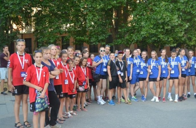 Ужгородські гандболістки повернулись з міжнародного турніру із золотими медалями – 03 Ужгородські гандболістки повернулись з міжнародного турніру із золотими медалями – 03