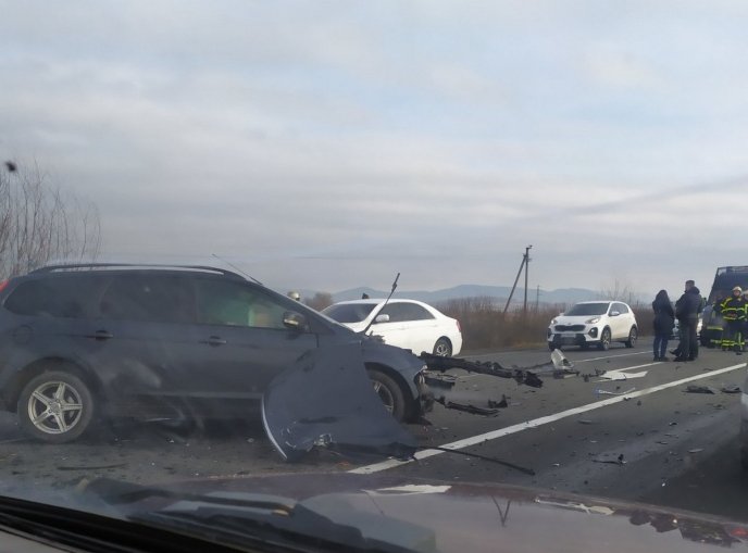 Рух між селами Ракошино і Зняцево ускладнено. Сталась аварія – 01 Рух між селами Ракошино і Зняцево ускладнено. Сталась аварія – 01