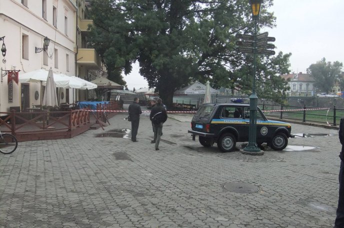У центрі Ужгорода шукали вибухівку – 02