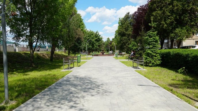 У Мукачеві на День міста відкрили оновлений парк – 02