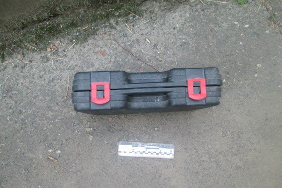 П’ятеро ужгородців посеред вулиці пограбували чоловіка – 01