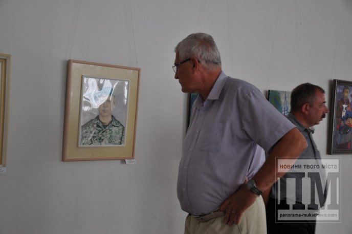 У Мукачеві відкрилась виставка картин до Дня Незалежності України (ФОТОРЕПОРТАЖ) – 10