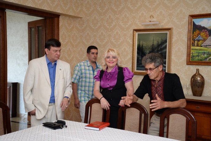 Сьогодні провели термінове засідання Ради адвокатів Закарпатської області – 03