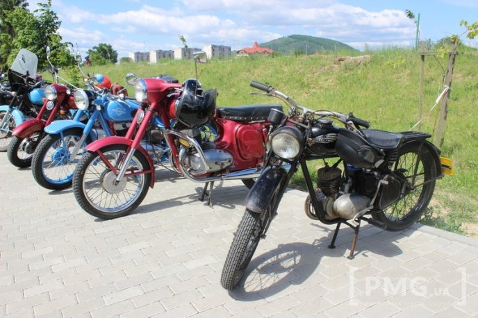 Фестиваль "Огинь і м’ясо" у Мукачеві стартував злетом байкерів – 11