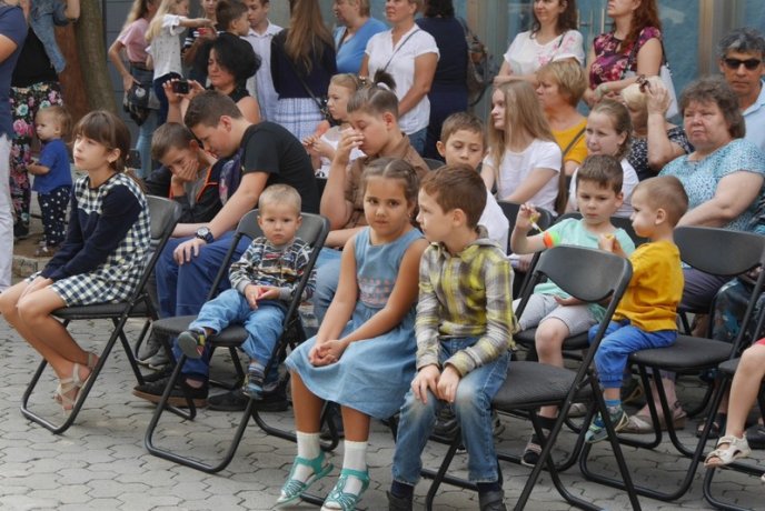 Для любителів ласощів в Ужгороді з’явилася «Солодка вулиця» – 16