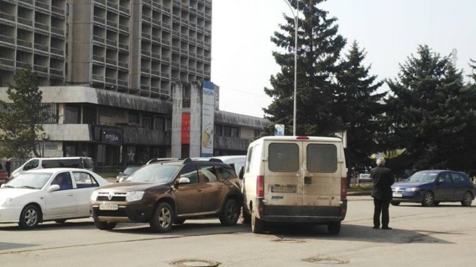 Позашляховик зіткнувся в Ужгороді з мікроавтобусом – 01