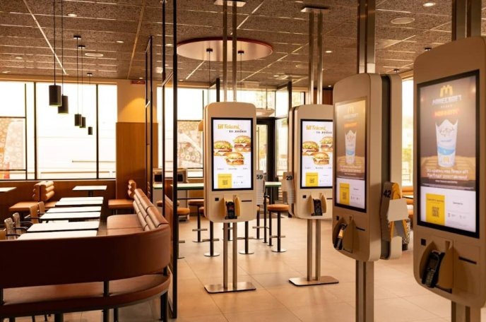 У Мукачеві відкрили McDonald’s: як виглядає, графік роботи та чи буде доставка – 01 Так виглядає McDonald’s всередині